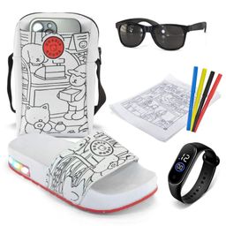 Chinelo De LED Bobie Goods Com Bolsa Para Colorir, Relógio e Óculos + 3 Canetas Sortidas